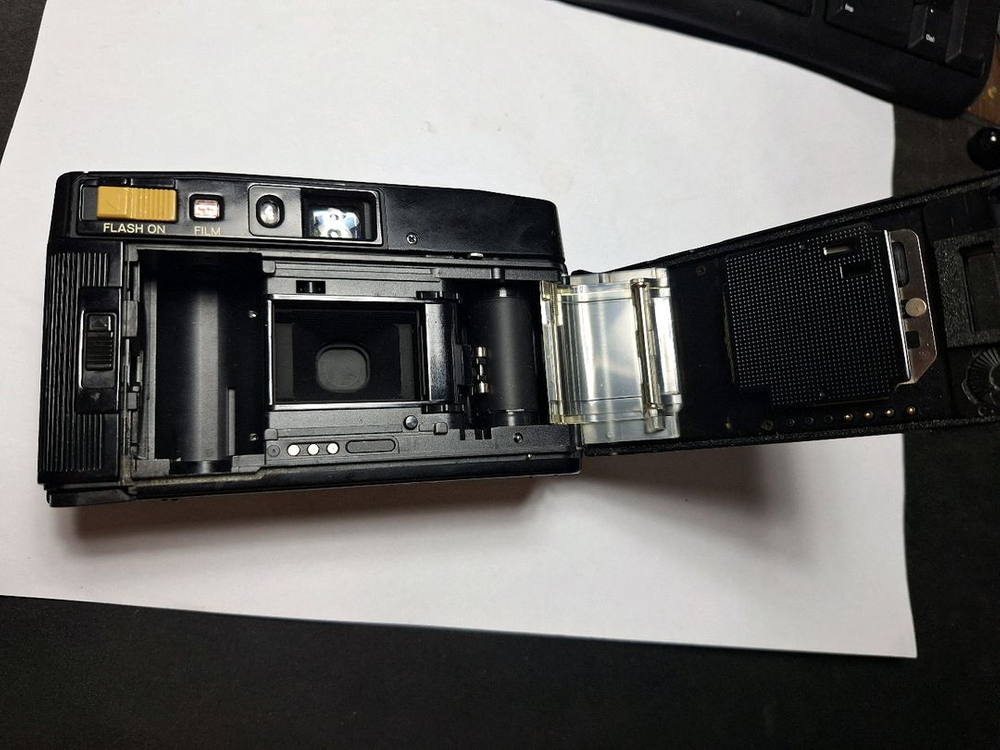 미놀타 AF-S Quartz Date 필름카메라 빈티지 레트로 로모 앤틱 y2k 일본 감성 필카 촬영 사진 이미지