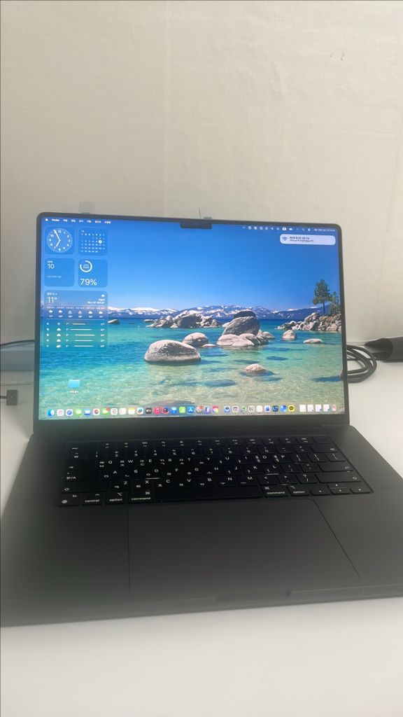 맥북프로 M4 Pro 16인치 이미지