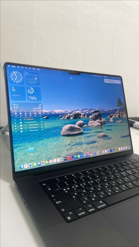 맥북프로 M4 Pro 16인치 이미지