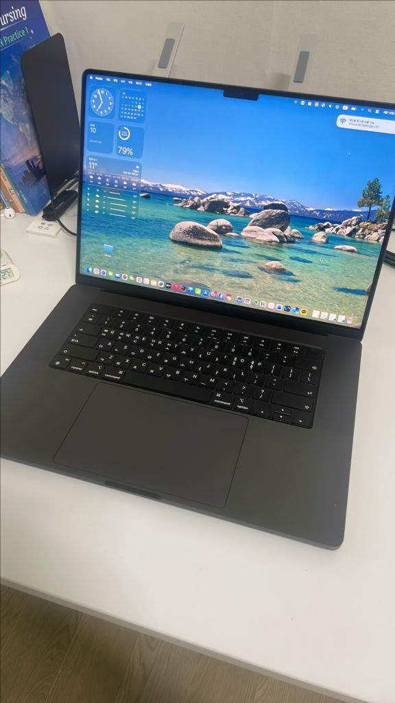 맥북프로 M4 Pro 16인치 이미지