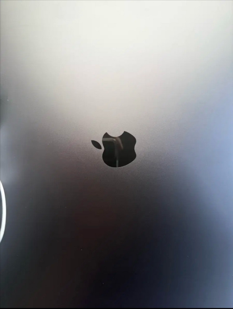 맥북프로 M4 Pro 16인치 이미지