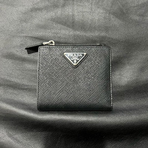 프라다 지퍼 지갑 이미지