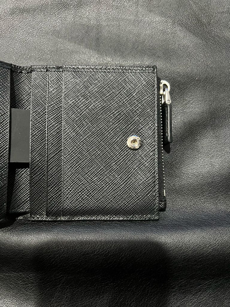 프라다 지퍼 지갑 이미지