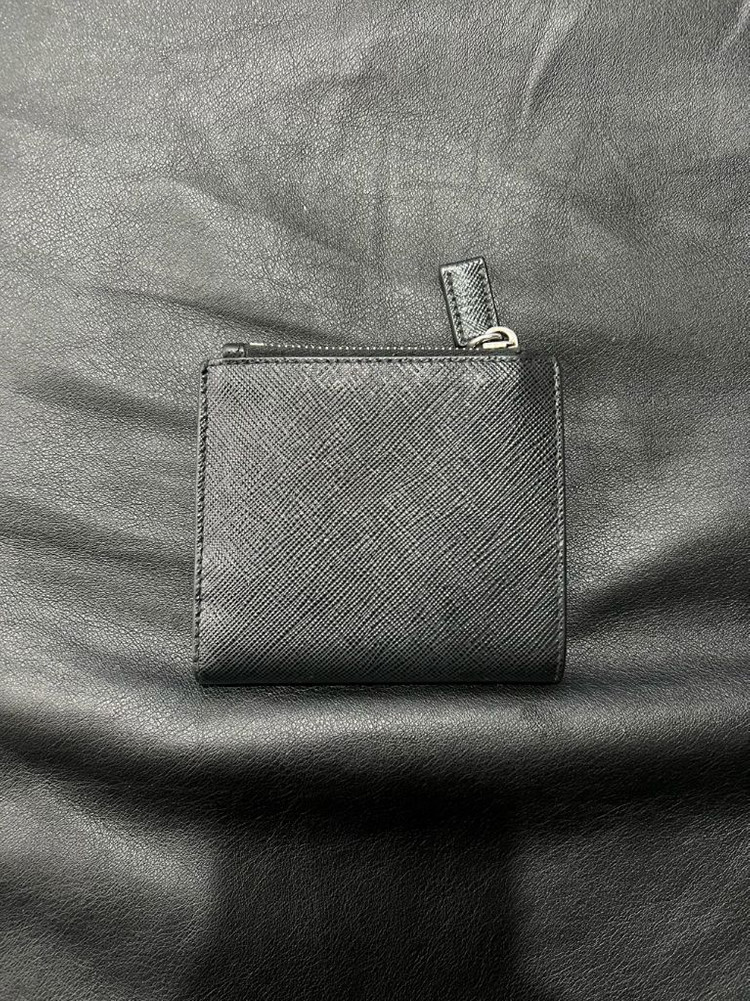 프라다 지퍼 지갑 이미지