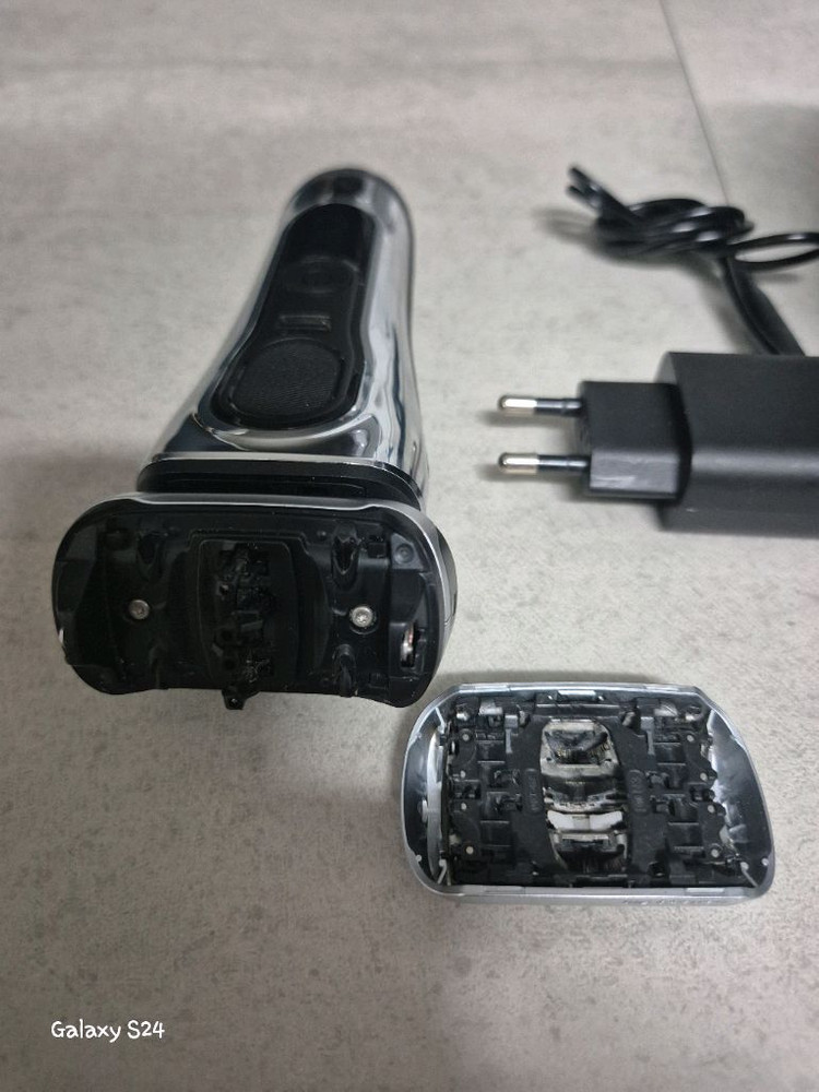 브라운 S9PRO+ 프리미엄 전기면도기 세트 이미지