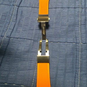 지샥 gmw-b5000 불소 러버 디버클 밴드 오렌지 손목둘레 17cm 까지 가능, 상태 좋은편입니다.구입가격 밴드 이미지