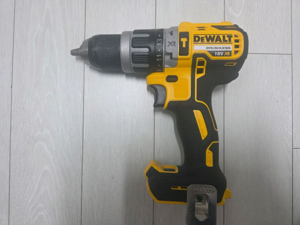 디월트 풀세트 직쏘 컷쏘 그라인더 멀티커터 스킬 월커터 임팩 해머 드릴 실타카 대타카 충전기 배터리 플랜지쏘 이미지