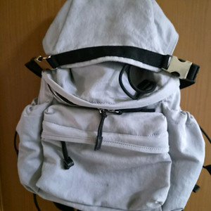 쿠론 백팩 이미지