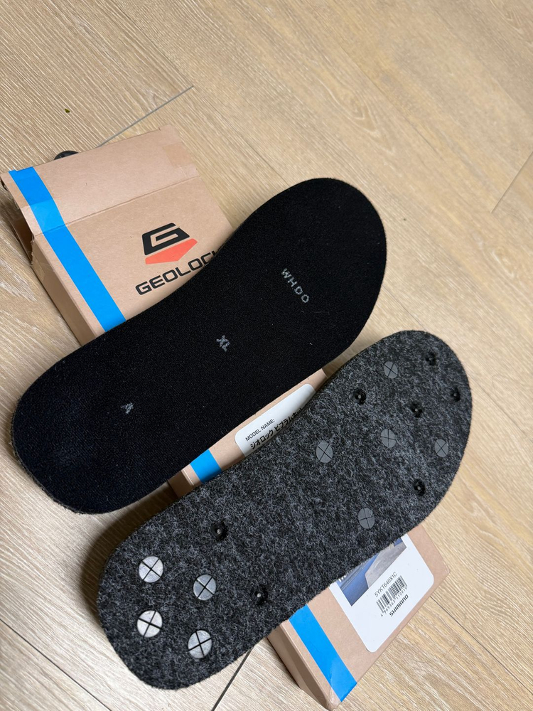 시마노 리미티드 프로 의류 , 슈즈 , 조끼 , 모자 풀셋 이미지