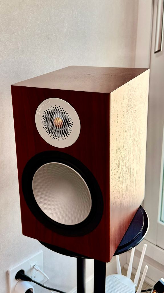 모니터오디오 실버100, 실버C150 센터스피커, 브론즈 FX 서라운드스피커 , 와피데일 서브우퍼 등 이미지