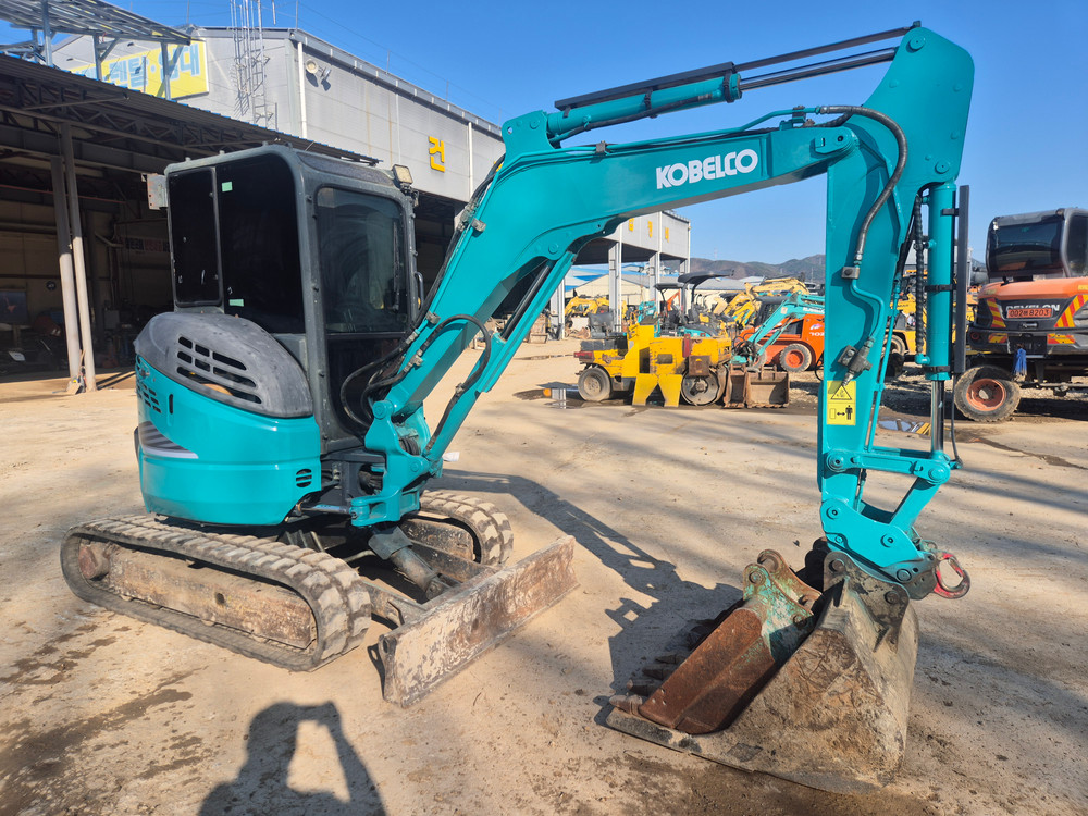 코벨코 미니굴삭기 SK30캐빈 2017년식 9900시간 가동 이미지