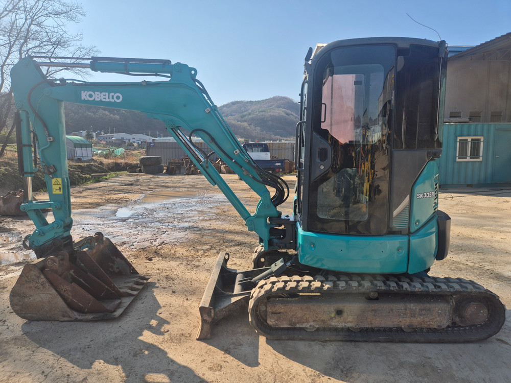 코벨코 미니굴삭기 SK30캐빈 2017년식 9900시간 가동 이미지