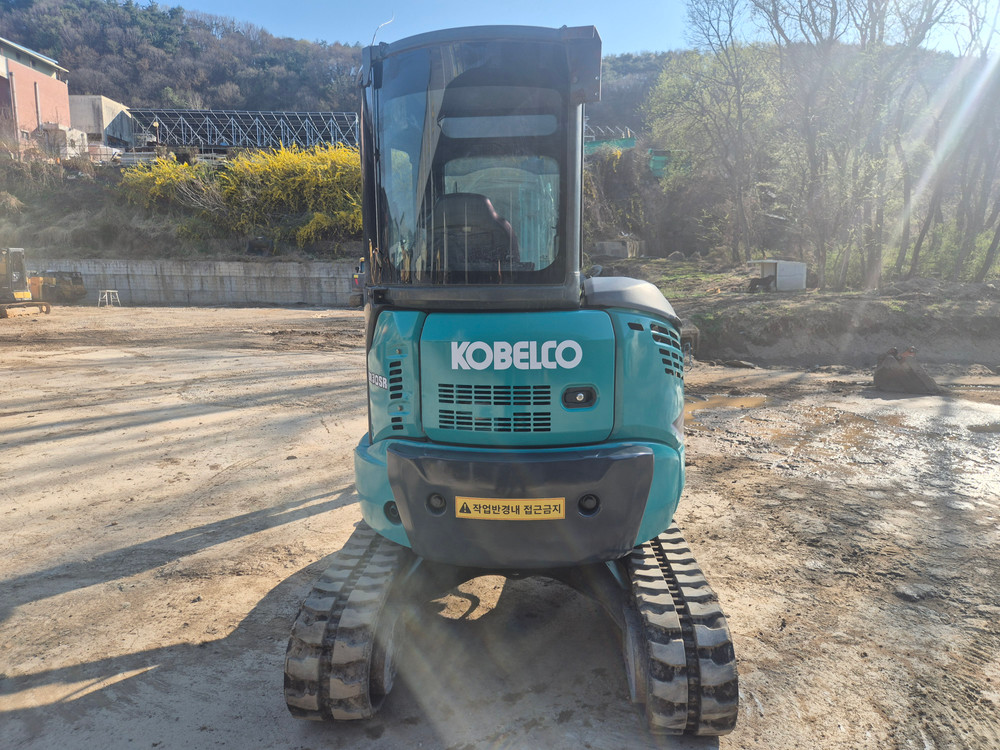 코벨코 미니굴삭기 SK30캐빈 2017년식 9900시간 가동 이미지