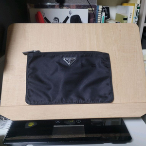 프라다 파우치 클러치 이미지
