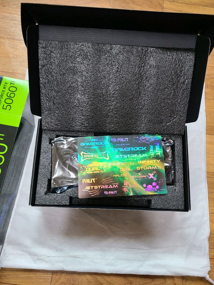 PALIT RTX 5060ti 16GB 3팬 팝니다 이미지