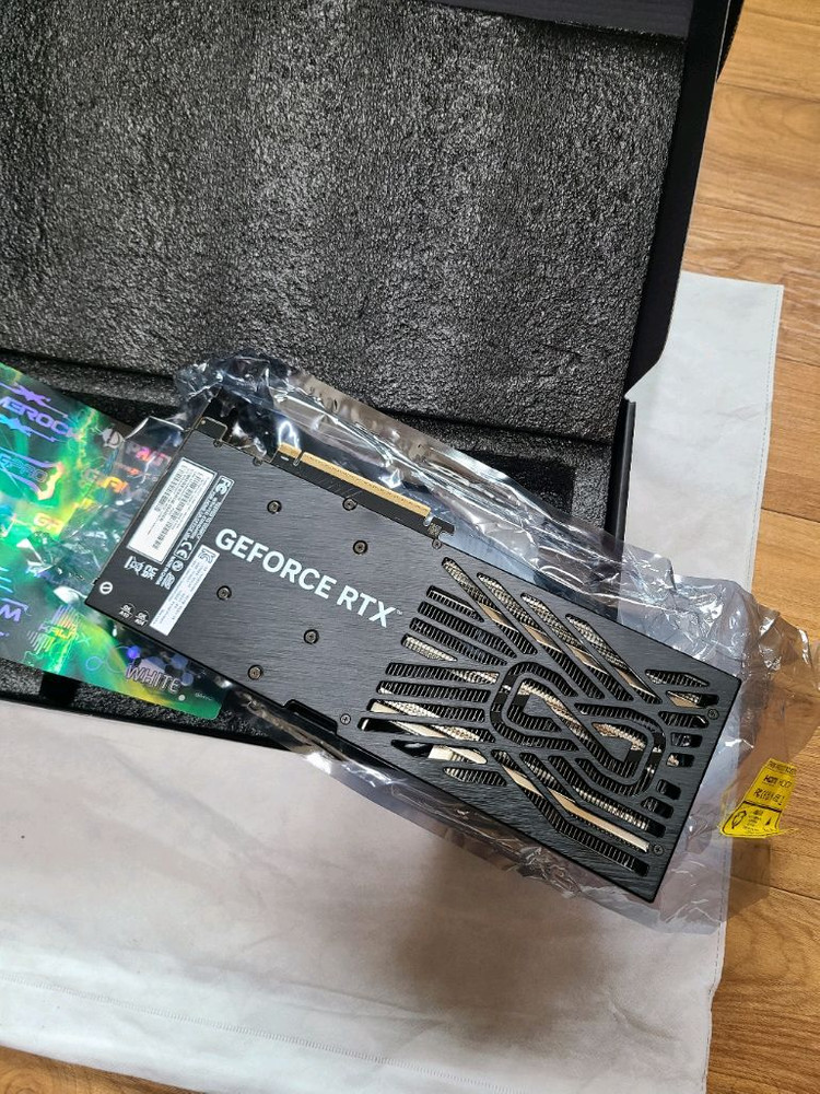 PALIT RTX 5060ti 16GB 3팬 팝니다 이미지