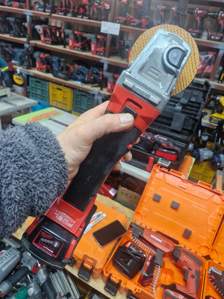 밀워키충전그라인더M18CAG100X 4인치밀워키그라인더 배터리포함 이미지