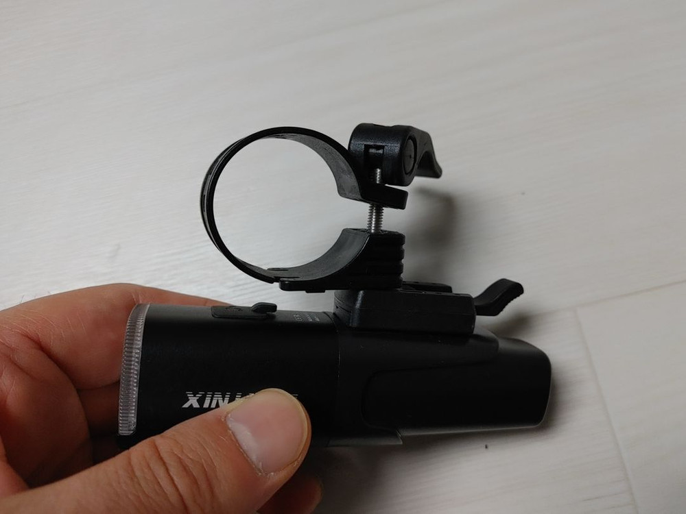 A급)엔피트닉스 충전식 자전거 전조등 나비500 루멘 팝니다. 택포2.7만 이미지