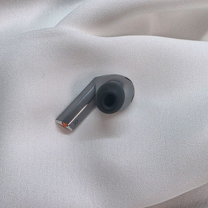 버즈3 프로 왼쪽유닛, 오른쪽유닛 (실버) 이미지