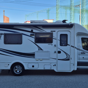 포레스트리버 K-WAVE TS 캠핑카, 2016년식(2020년 등록), 6999만원 이미지