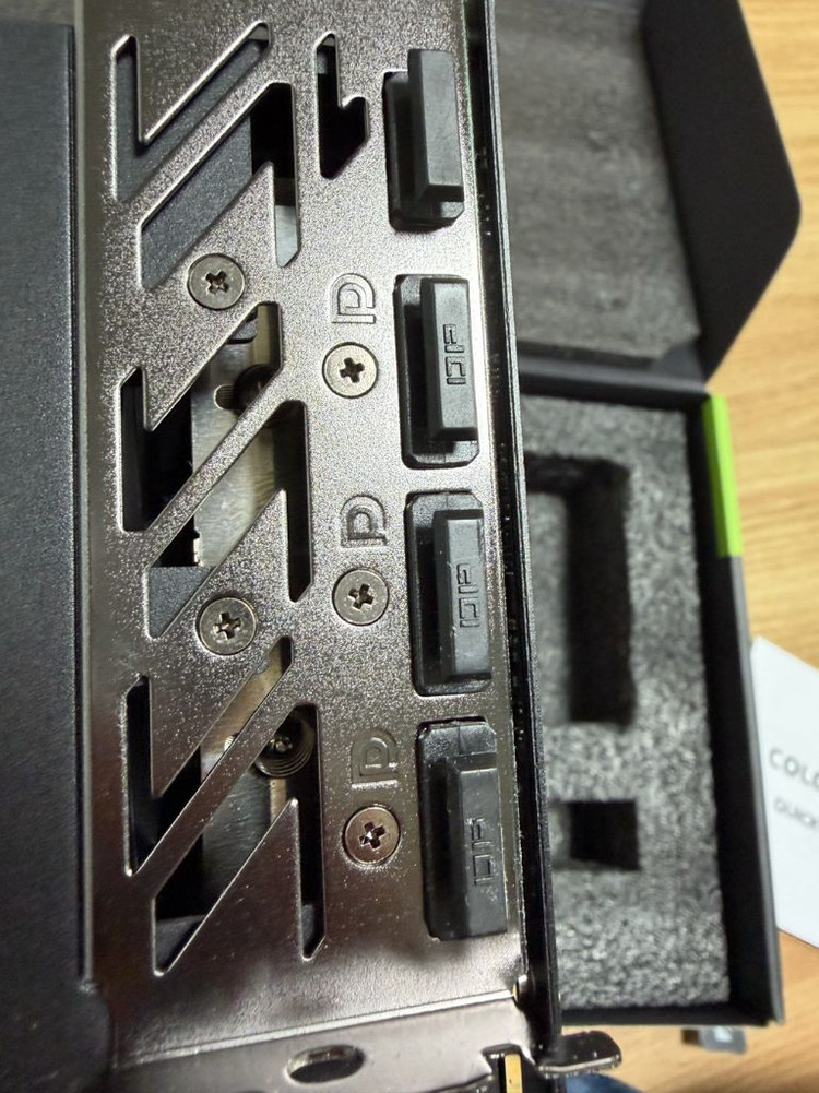 RTX 5060 컬러풀 3팬 그래픽카드 이미지