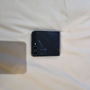 갤럭시 z플립5 256기가 블랙 팝니다 이미지