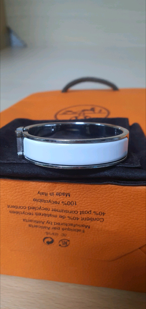 에르메스 클릭아슈pm 팔찌 정품A급(감정O)구찌프라다루이비통디올고야드샤넬셀린느보테가생로랑발렌시아가버버리반클리프가방 이미지