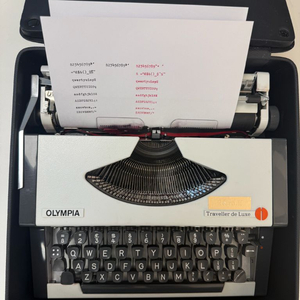 올림피아 타자기 S급 이미지