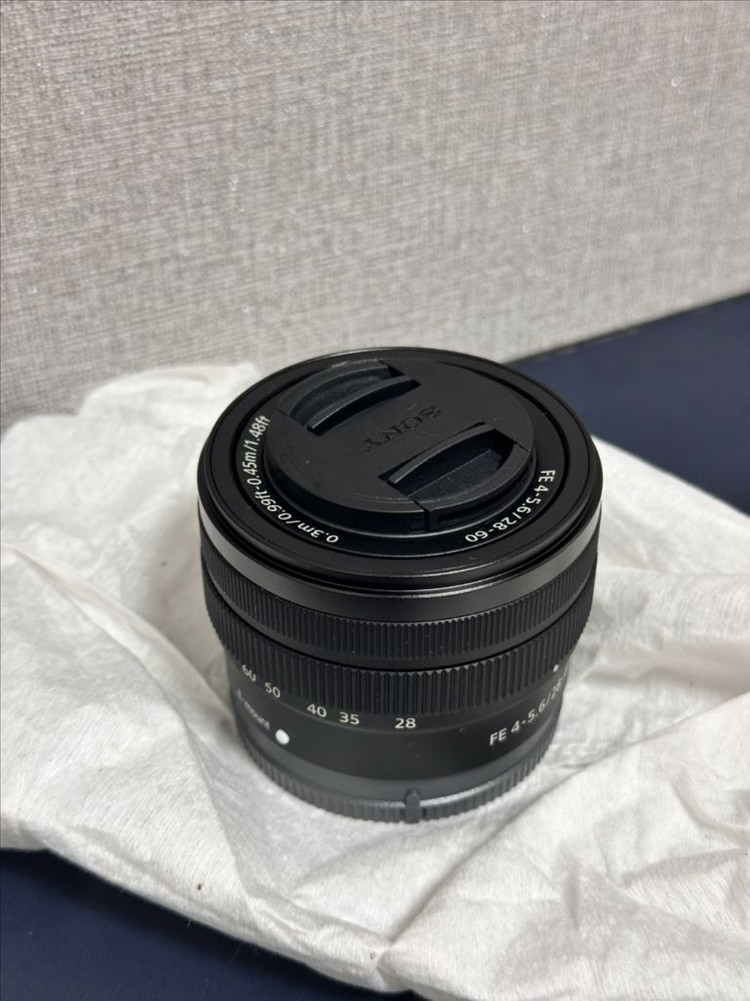 소니 A7C2 (A7CM2) 미러리스 카메라 + 28-60 렌즈 상자만 개봉 이미지