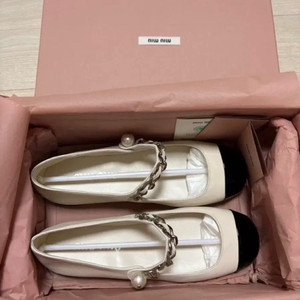 미우미우 플랫슈즈 235(새제품) 이미지