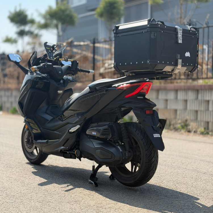 혼다 포르자350 25년식2만키로 배달셋팅 저렴하게 판매합니다! 이미지