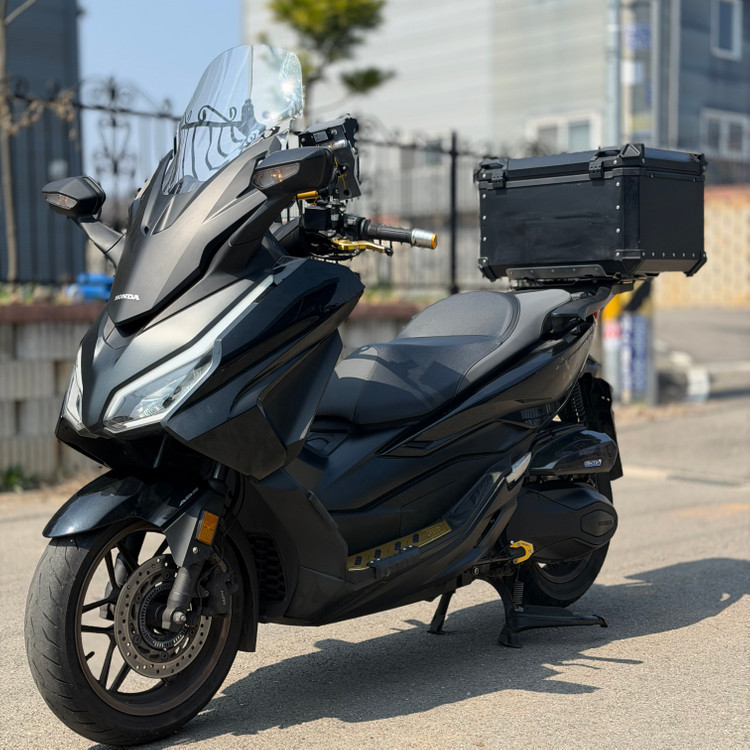 혼다 포르자350 25년식2만키로 배달셋팅 저렴하게 판매합니다! 이미지