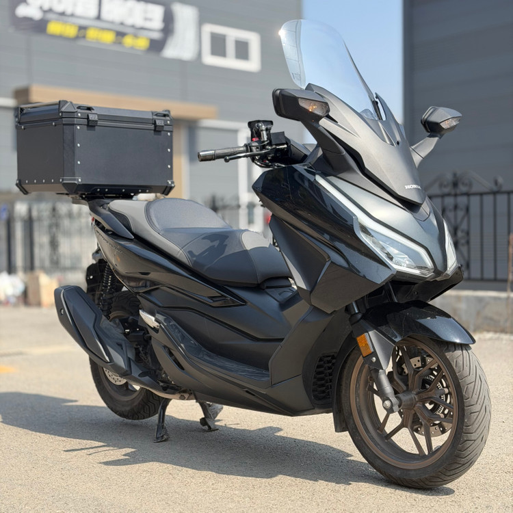 혼다 포르자350 25년식 2만키로 배달 셋팅 저렴하게 판매합니다! 이미지