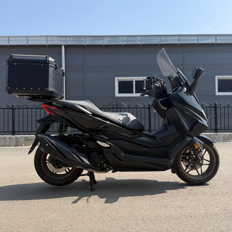 혼다 포르자350 25년식 2만키로 배달 셋팅 저렴하게 판매합니다! 이미지