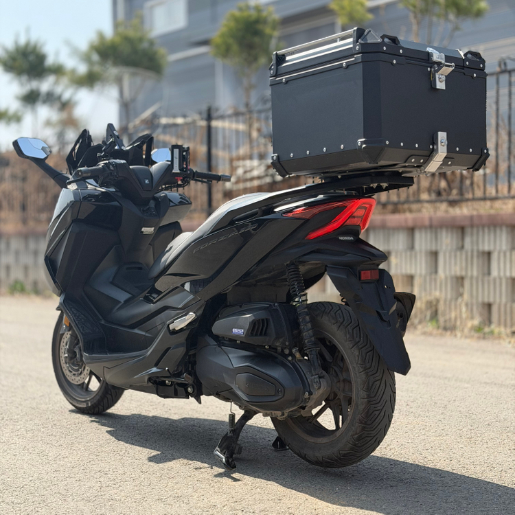 혼다 포르자350 25년식 2만키로 배달 셋팅 저렴하게 판매합니다! 이미지