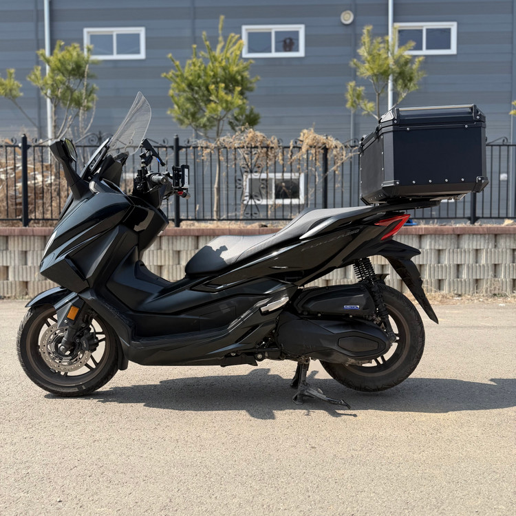 혼다 포르자350 25년식 2만키로 배달 셋팅 저렴하게 판매합니다! 이미지