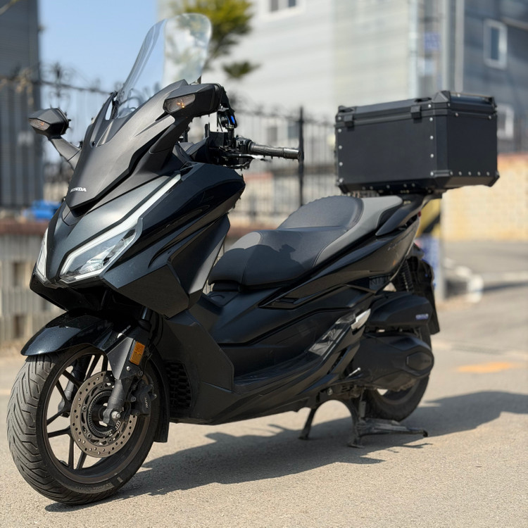 혼다 포르자350 25년식 2만키로 배달 셋팅 저렴하게 판매합니다! 이미지