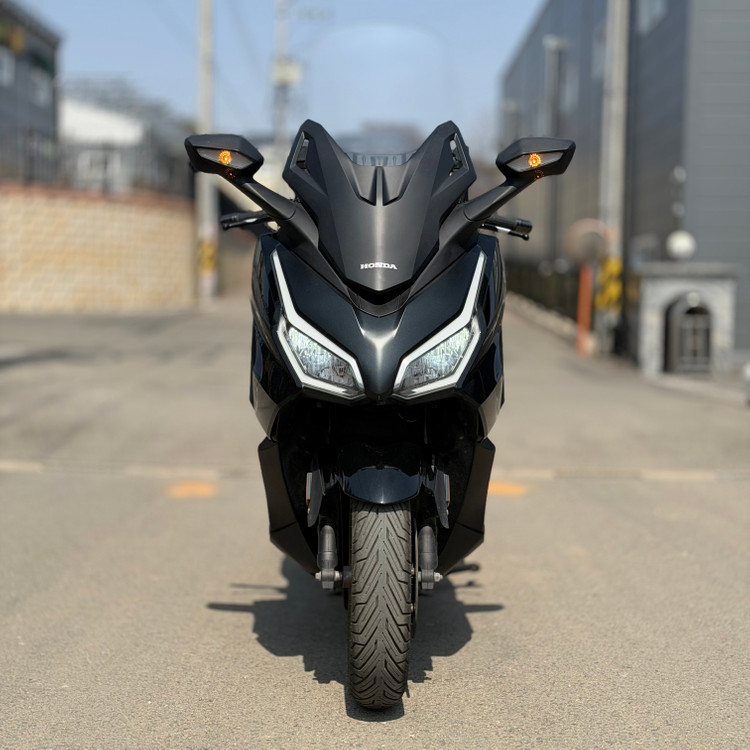 혼다 포르자350 25년식 2만키로 배달 셋팅 저렴하게 판매합니다! 이미지