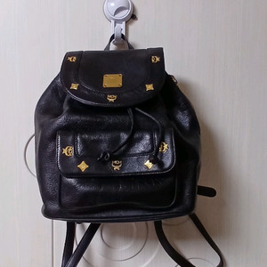 MCM 블랙 가죽 백팩 이미지