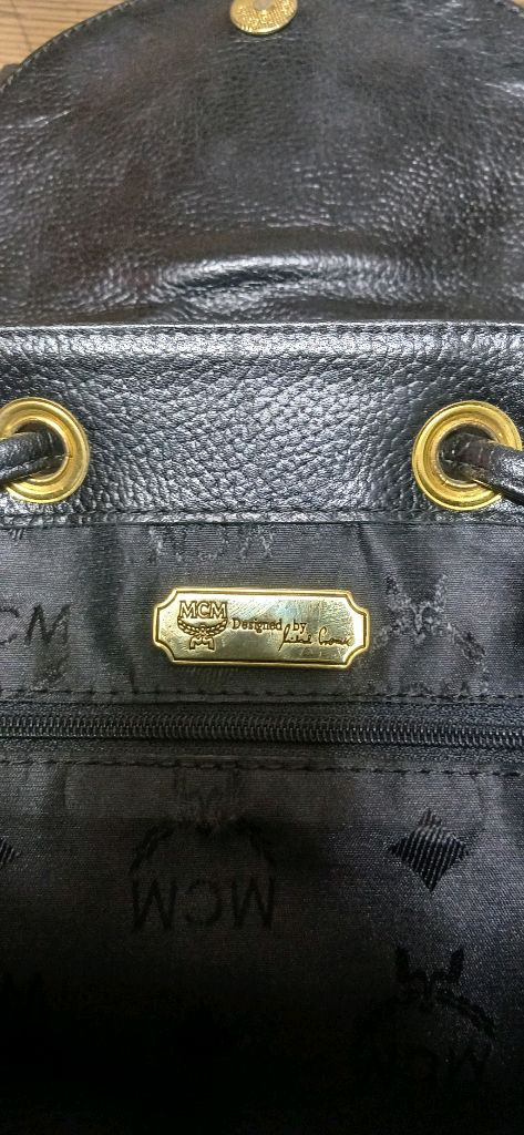 MCM 블랙 가죽 백팩 이미지