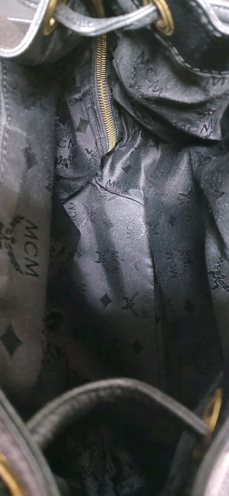 MCM 블랙 가죽 백팩 이미지