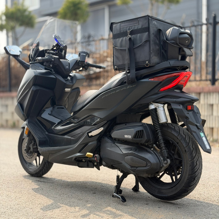 혼다 포르자350 23년식 4만키로 정비완료 출퇴근 저렴하게 판매합니다 이미지