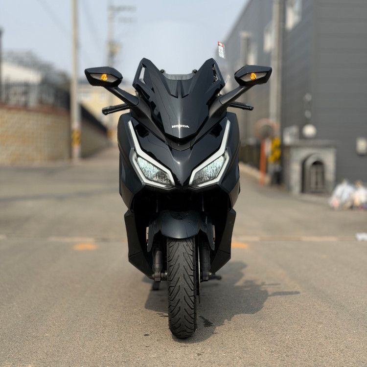 혼다 포르자350 23년식 4만키로 정비완료 출퇴근 저렴하게 판매합니다 이미지