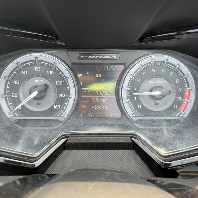 혼다 포르자350 23년식 4만키로 정비완료 출퇴근 저렴하게 판매합니다 이미지