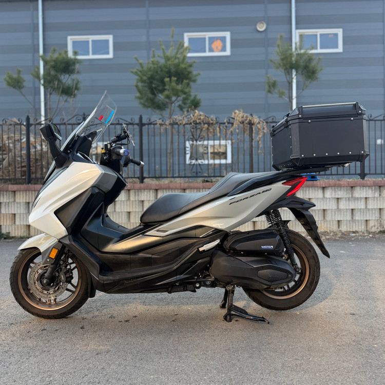 혼다 포르자350 25년식 1만6천키로 A급 배달셋팅 판매합니다! 이미지