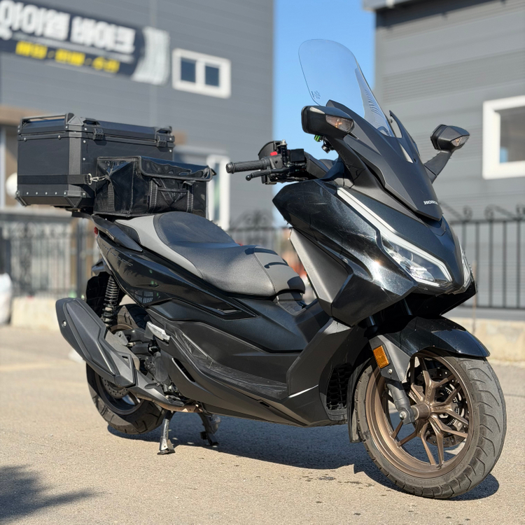 혼다 포르자350 25년식 2만4천km 배달셋팅 저렴하게 판매합니다! 이미지