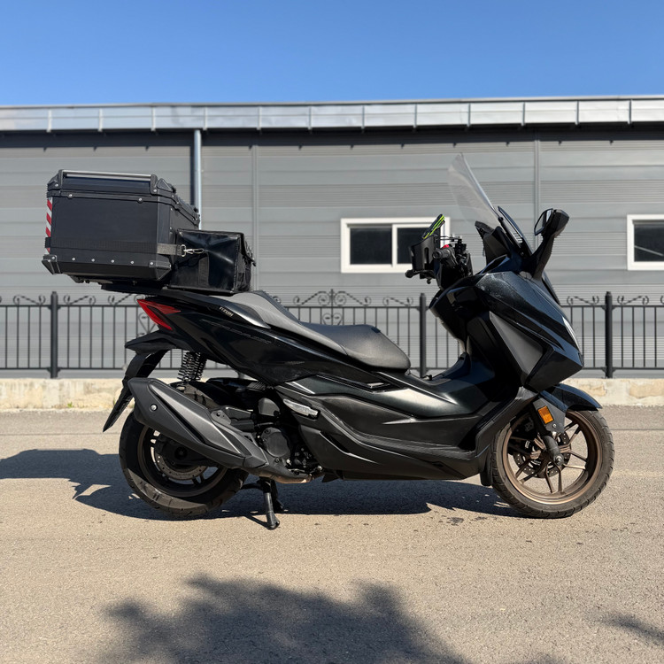 혼다 포르자350 25년식 2만4천km 배달셋팅 저렴하게 판매합니다! 이미지