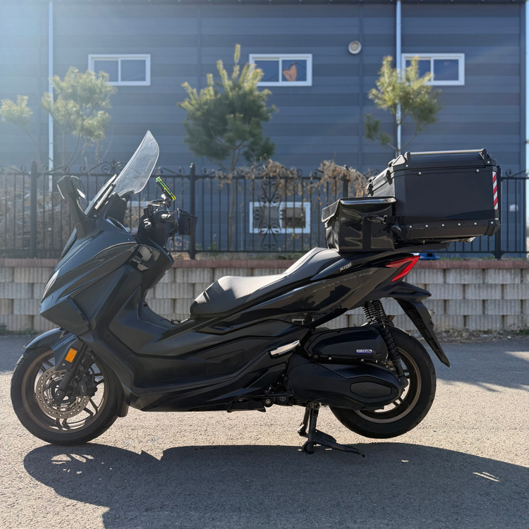 혼다 포르자350 25년식 2만4천km 배달셋팅 저렴하게 판매합니다! 이미지