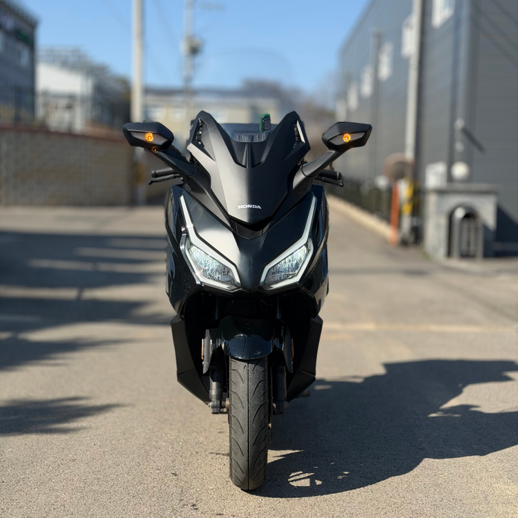 혼다 포르자350 25년식 2만4천km 배달셋팅 저렴하게 판매합니다! 이미지