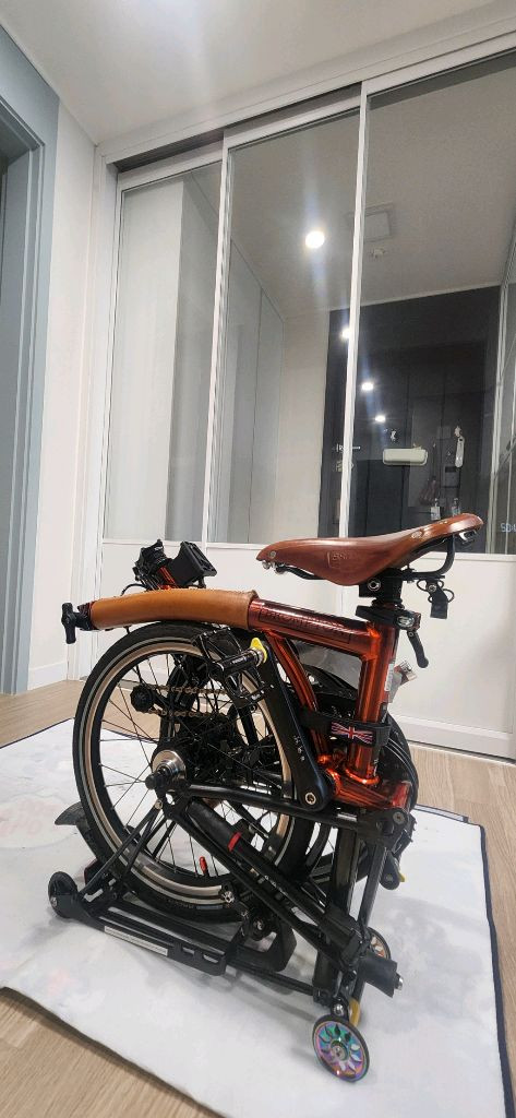 2023 브롬톤 c라인 프레임라커 이미지